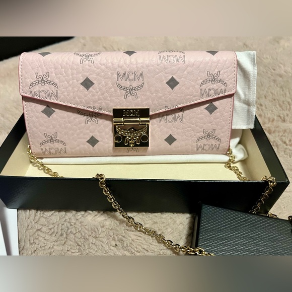 MCM monogram wallet on chain - Picture 1 of 8